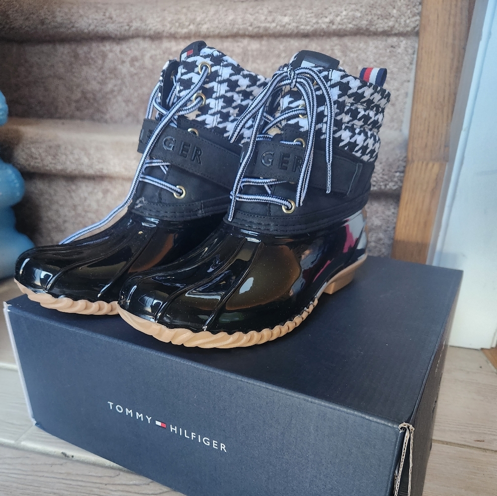 NIB Rain boots